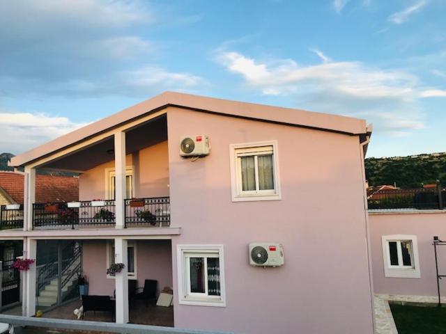 Apartman Mona بودغوريتْسا المظهر الخارجي الصورة