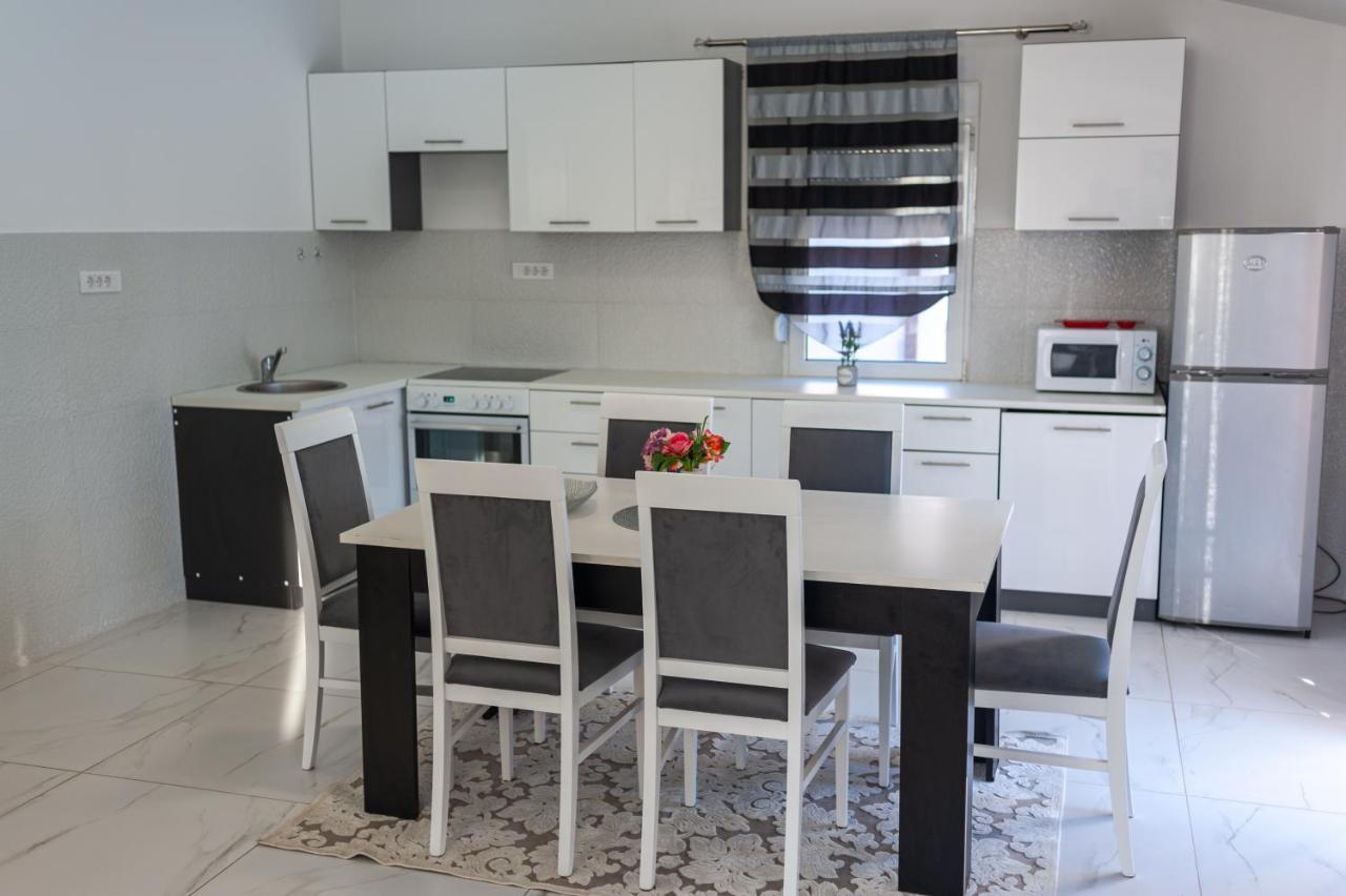 Apartman Mona بودغوريتْسا المظهر الخارجي الصورة
